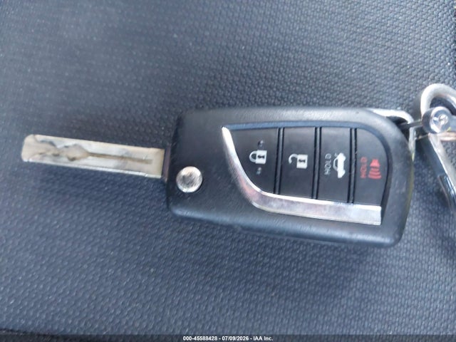 5YFEPMAE4NP340512 Toyota COROLLA LE