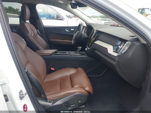Продажа на аукционе авто 2018 Volvo Xc60 T5 Inscription, vin: YV4102RL0J1004586, номер лота: 45588774