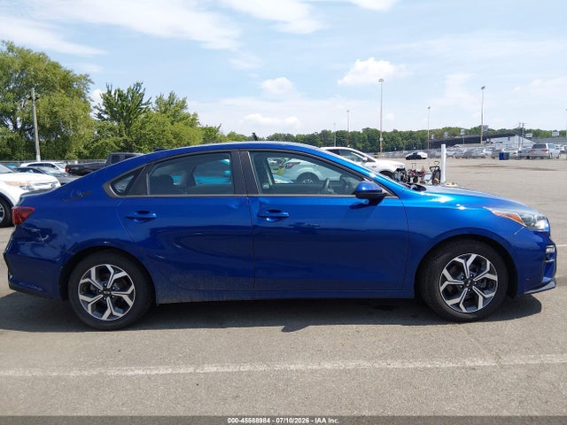 Продажа на аукционе авто 2019 Kia Forte Lxs, vin: 3KPF24ADXKE125479, номер лота: 45588984