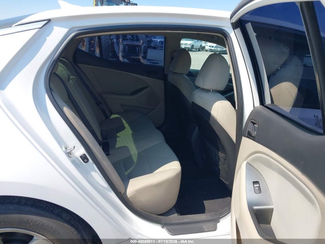 KIA Optima Lx 2015 KNAGM4A71F5664581 Image 8