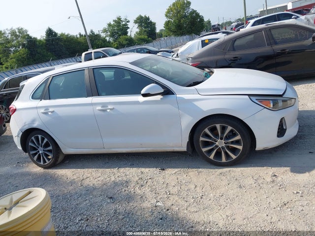 2018 Hyundai Elantra Gt მანქანა იყიდება აუქციონზე, vin: KMHH35LE2JU016916, აუქციონის ნომერი: 45589035