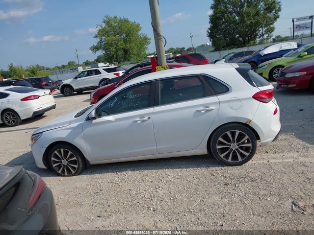 2018 Hyundai Elantra Gt მანქანა იყიდება აუქციონზე, vin: KMHH35LE2JU016916, აუქციონის ნომერი: 45589035