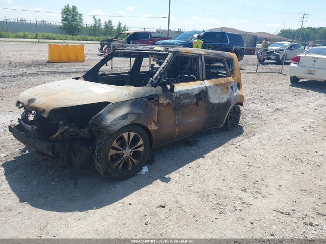 KIA SOUL + 2014 KNDJP3A52E7023449 Image 2