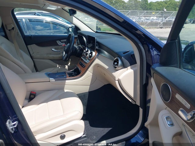 45589280 :رقم المزاد ، W1N0G8EB2NG034288 vin ، 2022 Mercedes-benz Glc 300 4matic Suv مزاد بيع