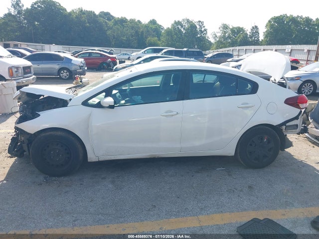 45589376 :رقم المزاد ، 3KPFK4A71HE069242 vin ، 2017 Kia Forte Lx مزاد بيع