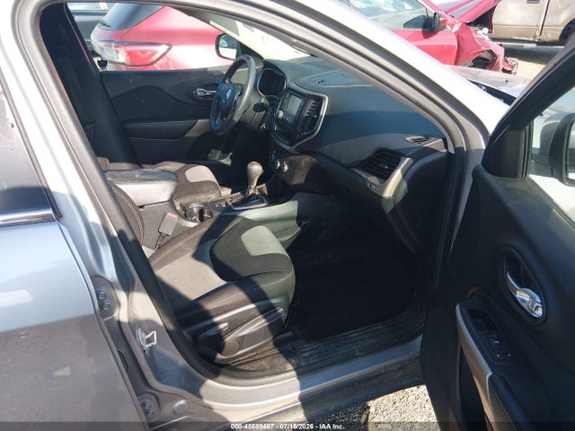 Продажа на аукционе авто 2018 Jeep Cherokee Latitude Fwd, vin: 1C4PJLCB3JD611676, номер лота: 45589487
