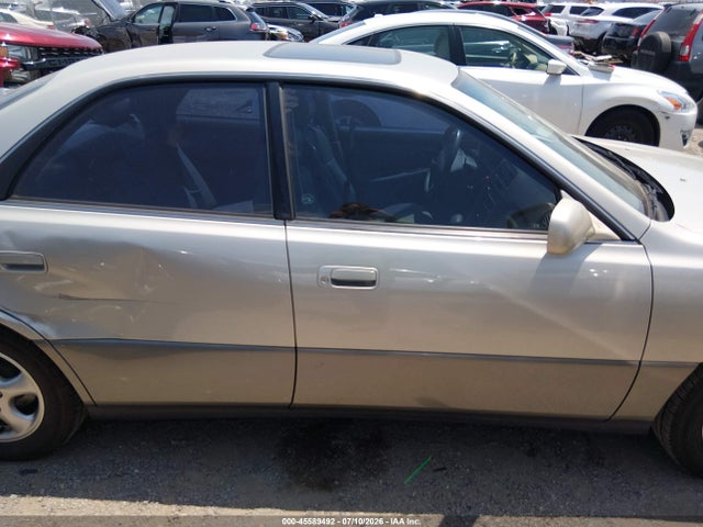 1997 Lexus Es 300 მანქანა იყიდება აუქციონზე, vin: JT8BF22G0V0057186, აუქციონის ნომერი: 45589492