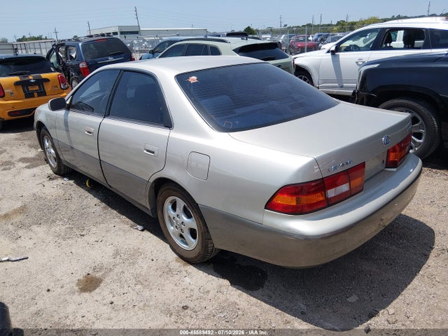1997 Lexus Es 300 მანქანა იყიდება აუქციონზე, vin: JT8BF22G0V0057186, აუქციონის ნომერი: 45589492