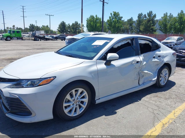 Toyota CAMRY LE 2023 4T1C11AKXPU105434 Image 18
