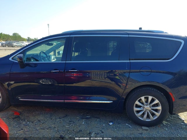 45589655 :رقم المزاد ، 2C4RC1BGXJR123567 vin ، 2018 Chrysler Pacifica Touring L مزاد بيع