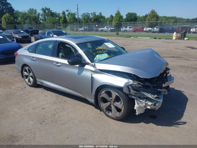 45589685 :رقم المزاد ، 1HGCV1F91JA142350 vin ، 2018 Honda Accord Touring مزاد بيع