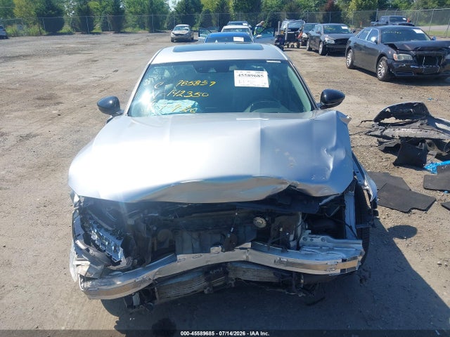 45589685 :رقم المزاد ، 1HGCV1F91JA142350 vin ، 2018 Honda Accord Touring مزاد بيع