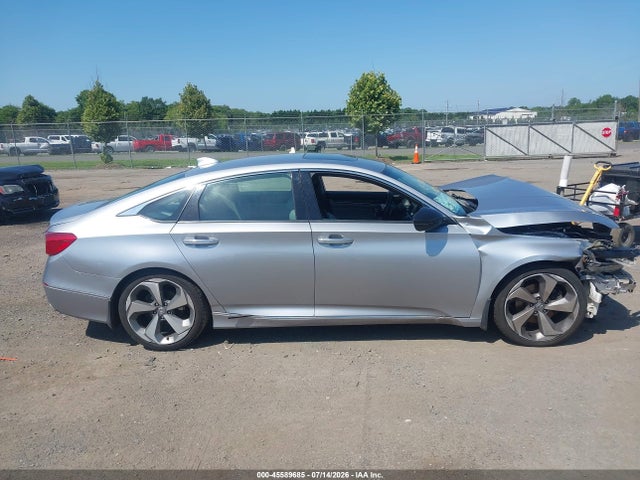 45589685 :رقم المزاد ، 1HGCV1F91JA142350 vin ، 2018 Honda Accord Touring مزاد بيع