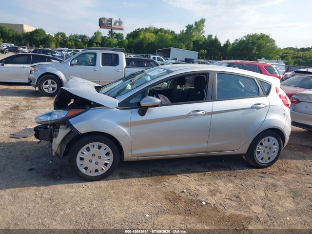 45589691 :رقم المزاد ، 3FADP4TJ0GM171952 vin ، 2016 Ford Fiesta S مزاد بيع