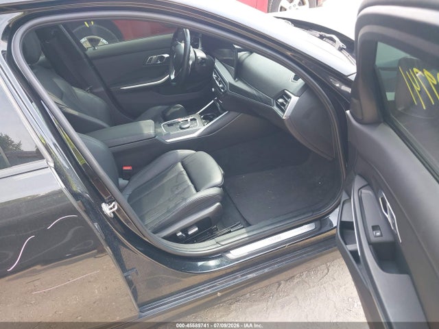 45589741 :رقم المزاد ، 3MW89FF06P8D54069 vin ، 2023 Bmw 330i Xdrive مزاد بيع