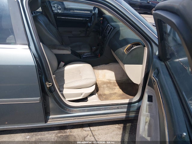 2005 Chrysler 300 Touring მანქანა იყიდება აუქციონზე, vin: 2C3JA53G05H108620, აუქციონის ნომერი: 45589744