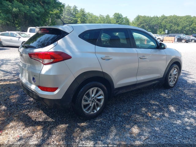 Hyundai TUCSON SE 2018 KM8J2CA47JU657322 Image 4