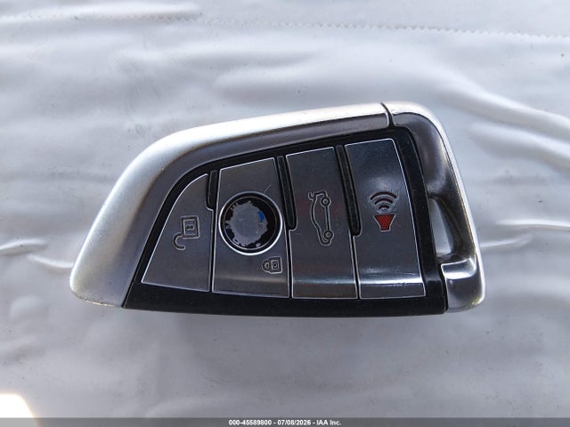 WBA7E2C55HG739285 BMW 740I