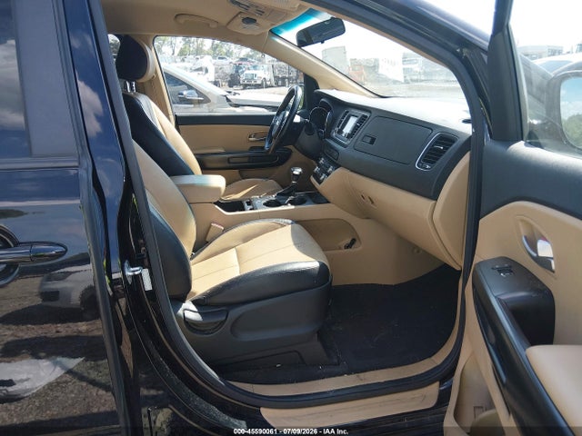 KIA SEDONA LX 2018 KNDMB5C1XJ6349100 Image 5
