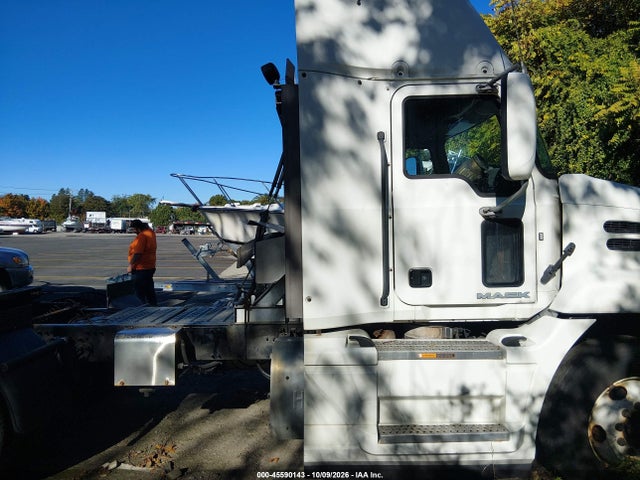 Продаж на аукціоні авто 2017 Mack Pinnacle, vin: 1M1AW07YXHM083181, номер лоту: 45590143
