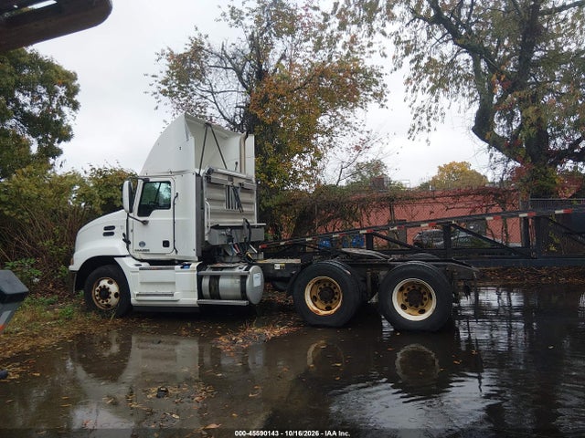 Продаж на аукціоні авто 2017 Mack Pinnacle, vin: 1M1AW07YXHM083181, номер лоту: 45590143
