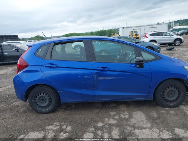 Honda FIT LX 2017 3HGGK5H51HM708290 Image 17