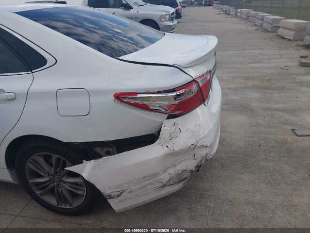 4T1BF1FK2HU792142 Toyota CAMRY SE