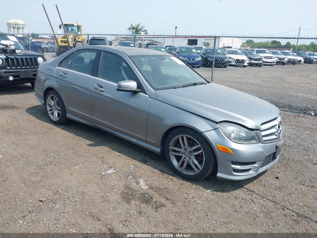 Продаж на аукціоні авто 2012 Mercedes-benz C 300 Sport 4matic, vin: WDDGF8BB8CR208000, номер лоту: 45590452
