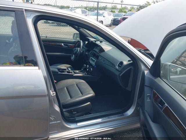 Продаж на аукціоні авто 2012 Mercedes-benz C 300 Sport 4matic, vin: WDDGF8BB8CR208000, номер лоту: 45590452