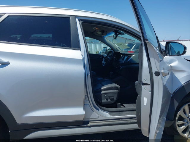 Hyundai Tucson Se Plus 2017 KM8J3CA43HU474152 Image 5