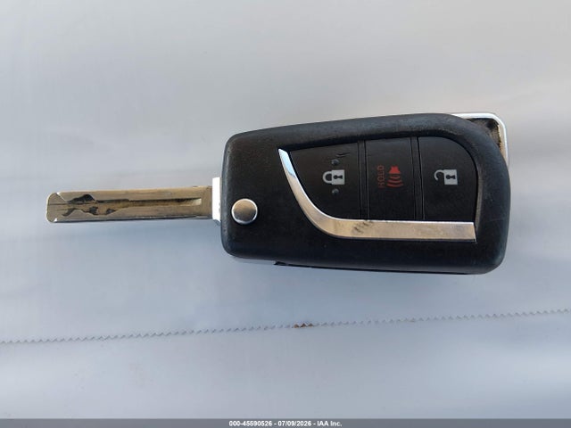 Toyota C-HR XLE 2018 NMTKHMBX9JR021297 Image 11