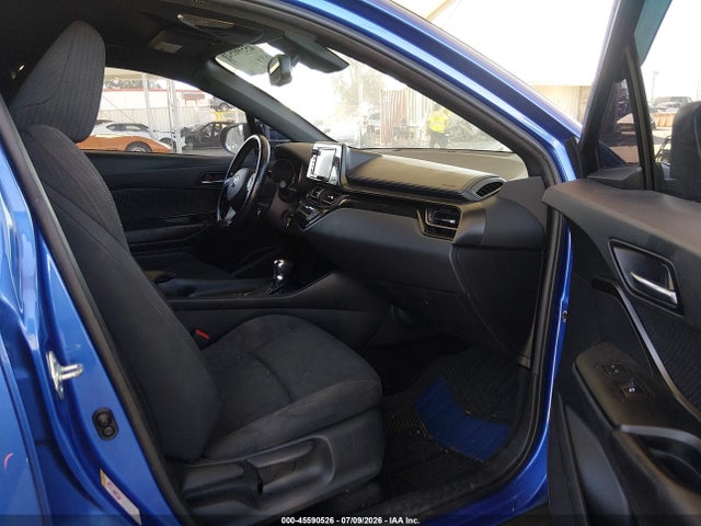 Toyota C-HR XLE 2018 NMTKHMBX9JR021297 Image 5
