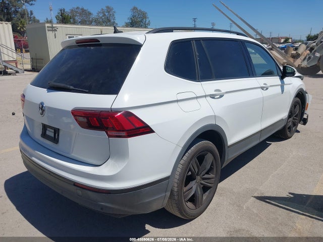 3VV3B7AX8LM003579 Volkswagen Tiguan 2.0t Se/2.0t Se R-line Black/2.0t Sel