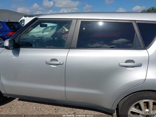 45590765 :رقم المزاد ، KNDJP3A53J7519726 vin ، 2018 Kia Soul + مزاد بيع
