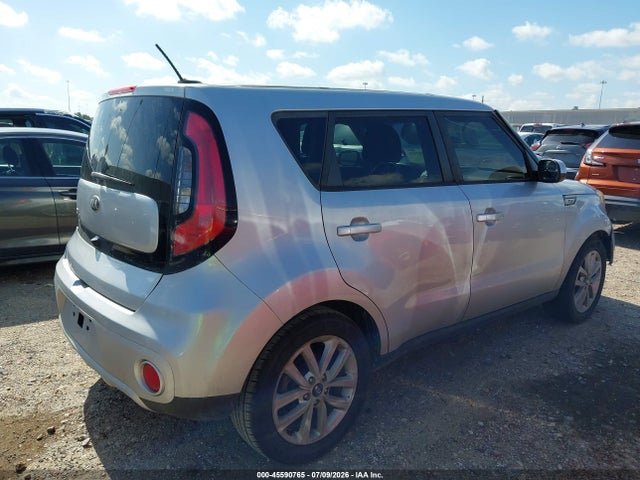 45590765 :رقم المزاد ، KNDJP3A53J7519726 vin ، 2018 Kia Soul + مزاد بيع