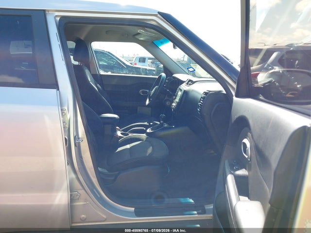 45590765 :رقم المزاد ، KNDJP3A53J7519726 vin ، 2018 Kia Soul + مزاد بيع