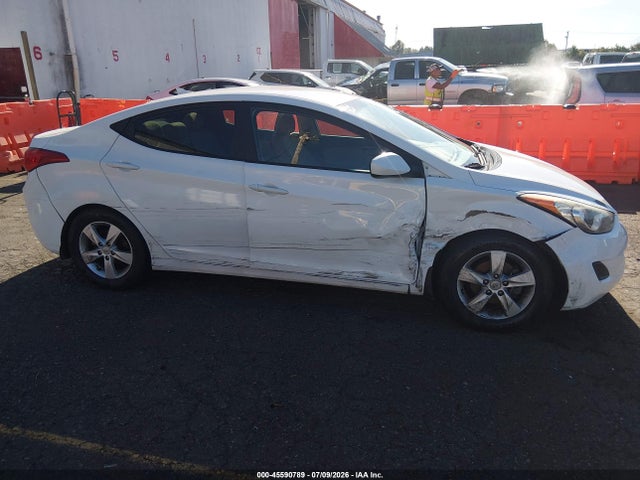 2013 Hyundai Elantra Gls მანქანა იყიდება აუქციონზე, vin: 5NPDH4AE2DH369351, აუქციონის ნომერი: 45590789