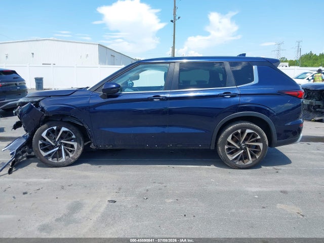 45590841 :رقم المزاد ، JA4J3UA83NZ011403 vin ، 2022 Mitsubishi Outlander Black Edition 2wd/se 2.5 2wd/se Launch Edition 2wd مزاد بيع