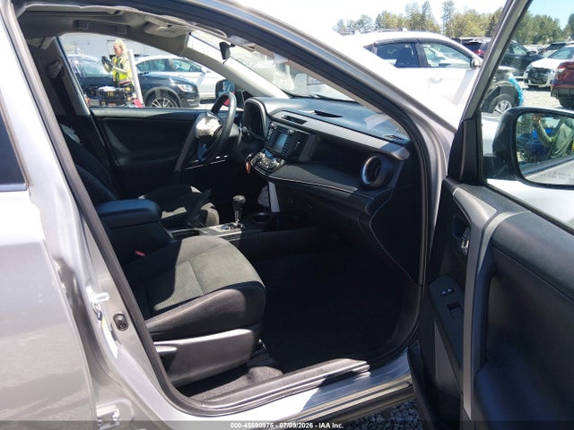 Toyota Rav4 Xle 2017 2T3RFREVXHW574255 Image 17