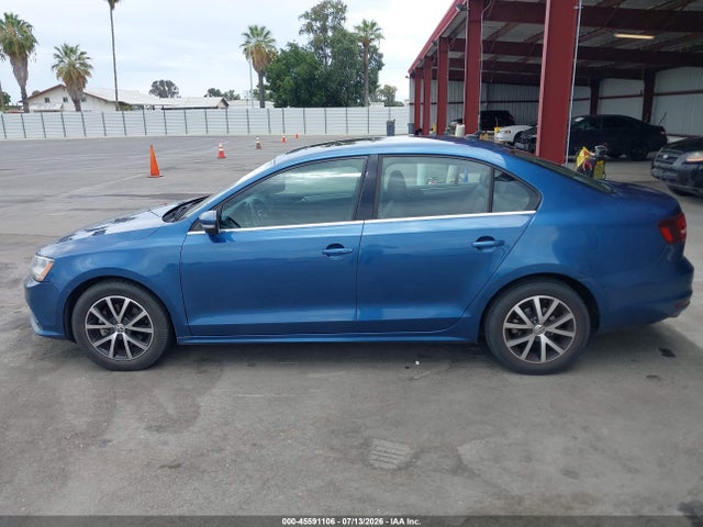 3VWDB7AJXHM375329 Volkswagen Jetta 1.4t Se