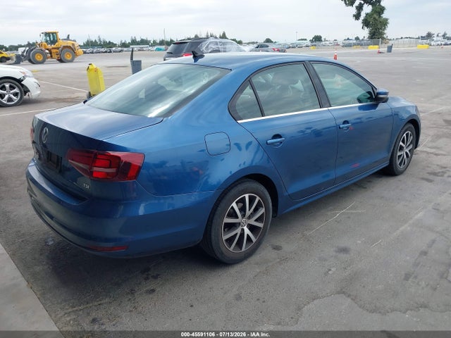 3VWDB7AJXHM375329 Volkswagen Jetta 1.4t Se