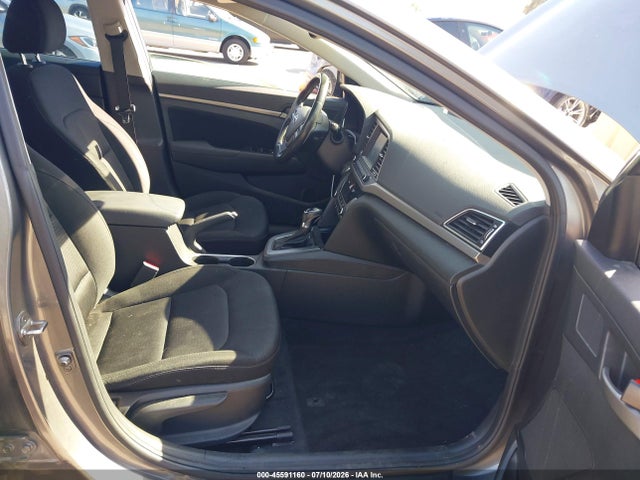 Hyundai Elantra Value Edition 2018 5NPD84LF1JH380374 Image 5