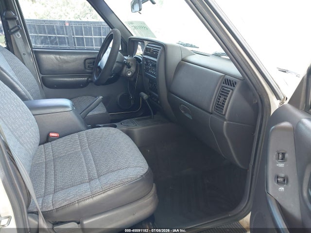2001 Jeep Cherokee Sport მანქანა იყიდება აუქციონზე, vin: 1J4FT48S91L525647, აუქციონის ნომერი: 45591182