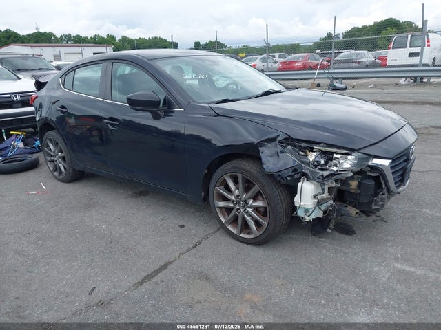 45591281 :رقم المزاد ، 3MZBN1V32JM261581 vin ، 2018 Mazda Mazda3 Touring مزاد بيع