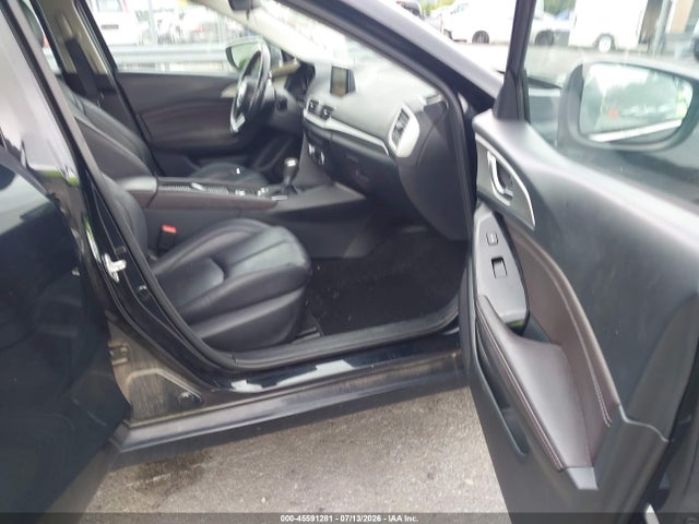 45591281 :رقم المزاد ، 3MZBN1V32JM261581 vin ، 2018 Mazda Mazda3 Touring مزاد بيع