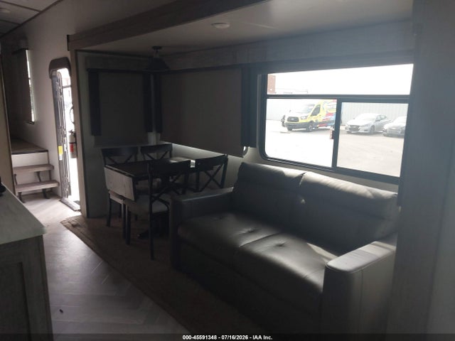 45591348 :رقم المزاد ، 4X4FWBN2XNV707562 vin ، 2022 Forest River Wildwood 369bl مزاد بيع
