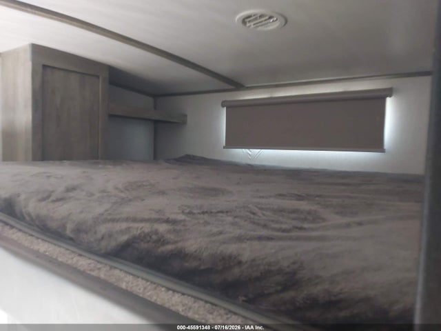 45591348 :رقم المزاد ، 4X4FWBN2XNV707562 vin ، 2022 Forest River Wildwood 369bl مزاد بيع
