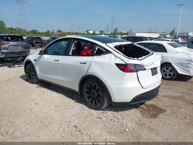 Продаж на аукціоні авто 2021 Tesla Model Y Standard Range Rear-wheel Drive, vin: 5YJYGDED2MF105910, номер лоту: 45591485