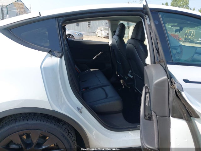 Продаж на аукціоні авто 2021 Tesla Model Y Standard Range Rear-wheel Drive, vin: 5YJYGDED2MF105910, номер лоту: 45591485