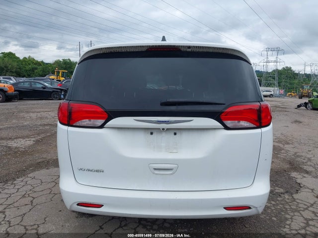 Chrysler Voyager L 2020 2C4RC1AG2LR193200 Image 16